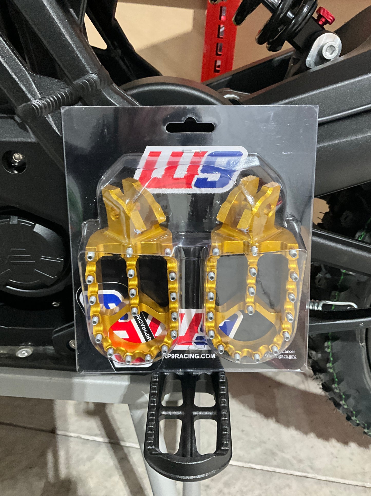 Warp 9 Foot Pegs Gold